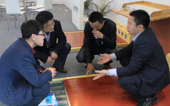 安邦集團(tuán)參加中國（北京）國際供熱通風(fēng)空調(diào)、衛(wèi)生潔具及城建設(shè)備與技術(shù)展會現(xiàn)場(圖8)