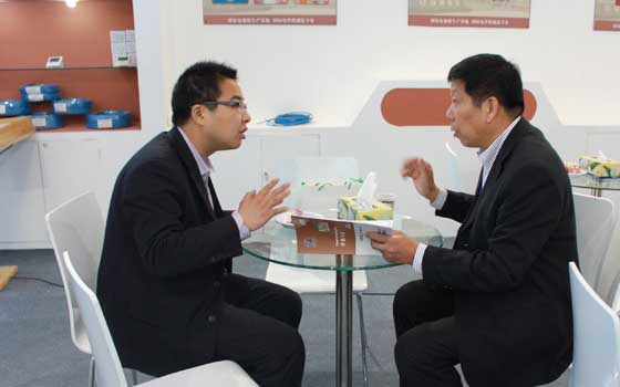 安邦集團(tuán)參加中國（北京）國際供熱通風(fēng)空調(diào)、衛(wèi)生潔具及城建設(shè)備與技術(shù)展會現(xiàn)場(圖7)